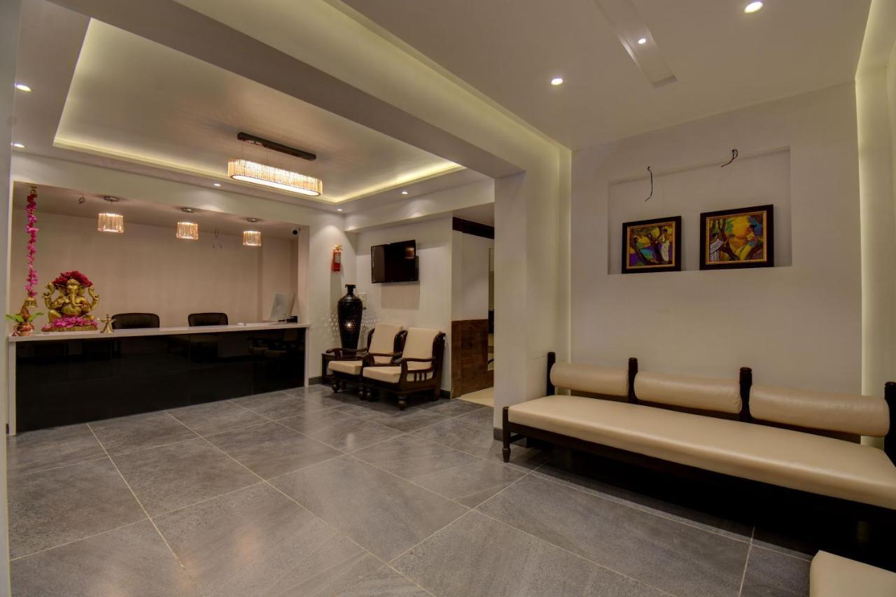 Elite Hotel Лонавала Экстерьер фото