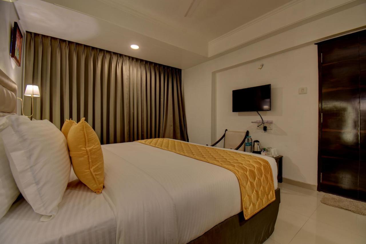 Elite Hotel Лонавала Экстерьер фото